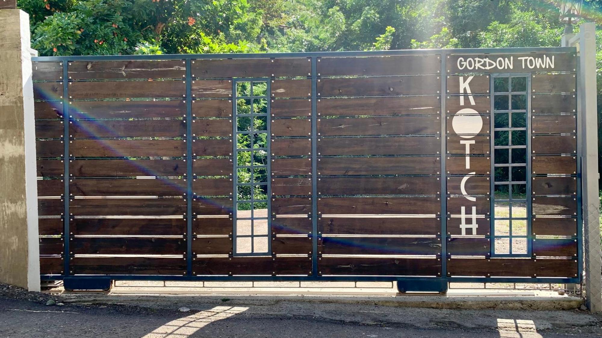 بيت شباب Gordon Town Kotch كينغستون المظهر الخارجي الصورة